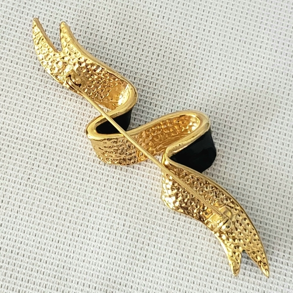 Ribbon Banner Brooch/Pin Navy Enameled With Gold Tone - Picture 2 of 5